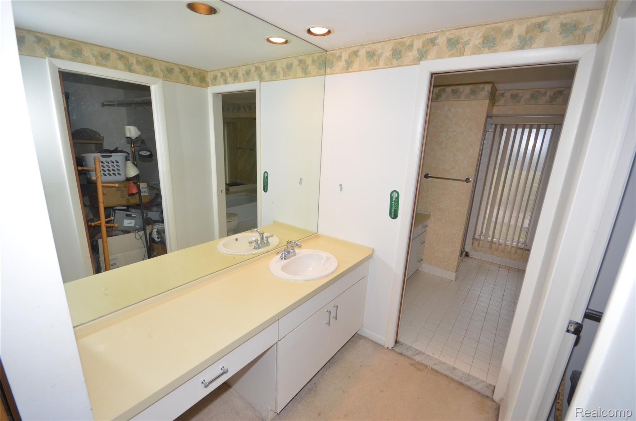 4307 Stoddard Road West Bloomfield, MI 48323 - Photo 13 of 22 DSC_4204.JPG