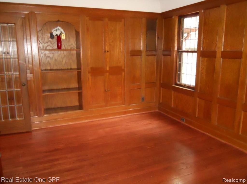 1027 Bedford Road Grosse Pointe, MI 48230 - Photo 12 of 31 12 DSCN2041.jpg