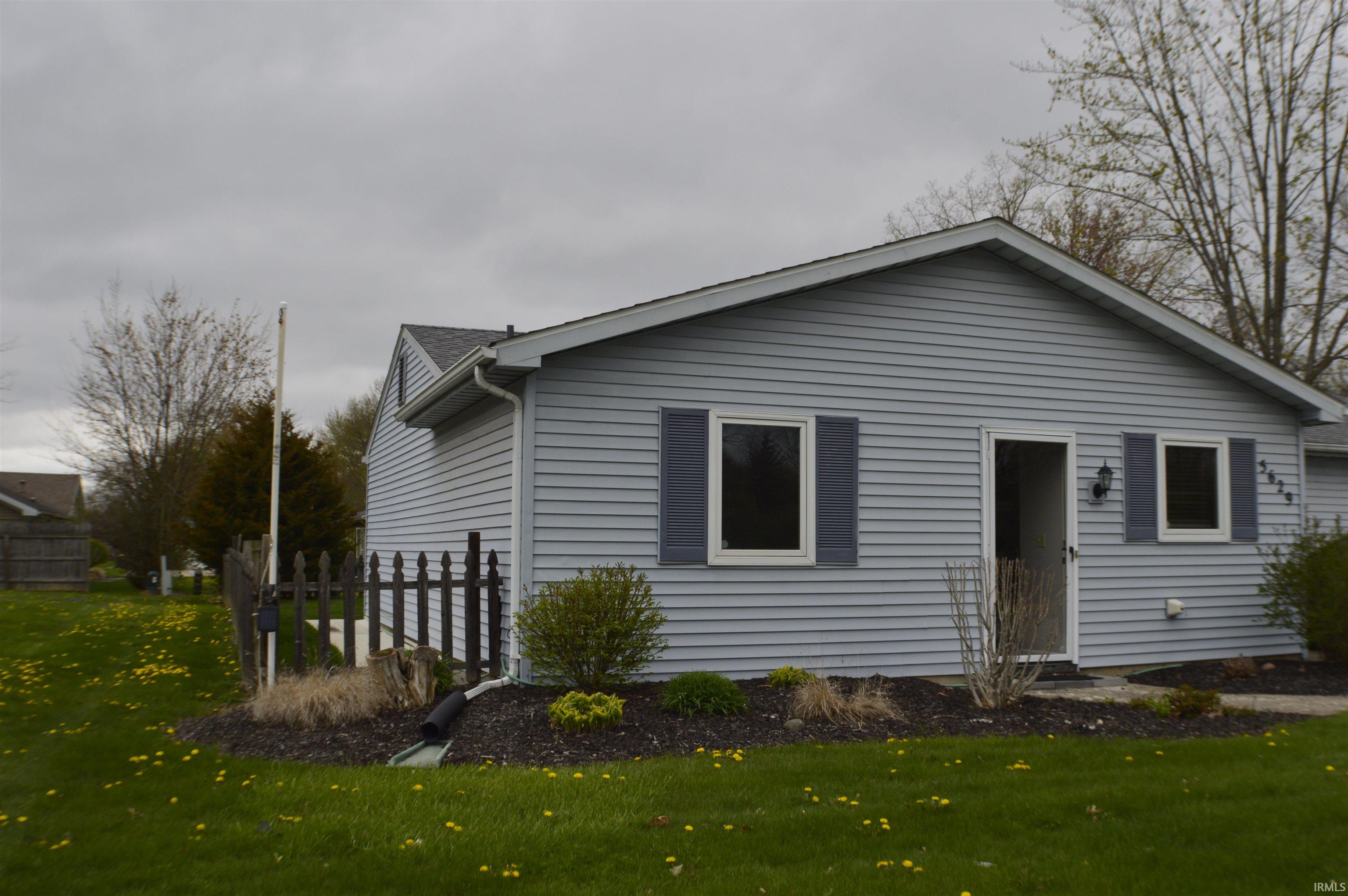 5629 Robin Run Fort Wayne, IN 46835 - Photo 3 of 28