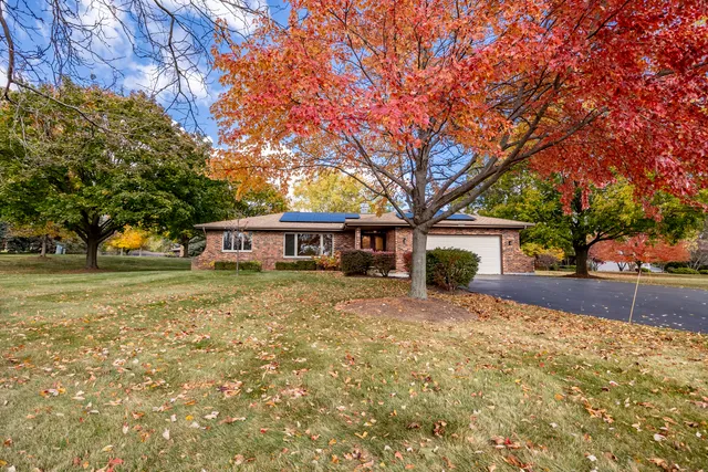 $450,000 | 39-w304 Hogan Hill, Elgin, IL 60124