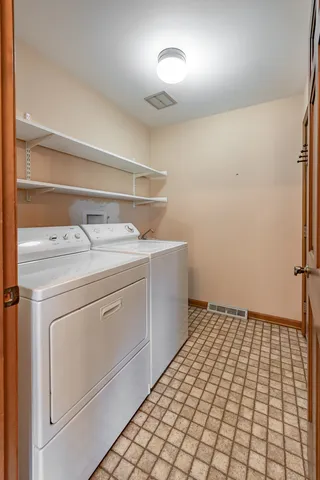 $450,000 | 39-w304 Hogan Hill, Elgin, IL 60124