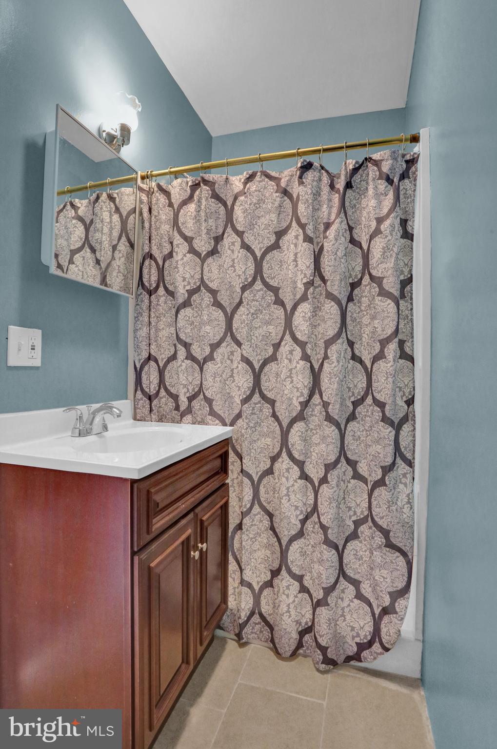 2106 Kutztown Road Reading, PA 19605 - Photo 7 of 27 Gallery Image 7
