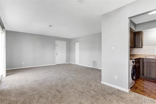 $109,900 | 113 Lemans Court, Unit 113, Lake St. Louis, MO 63367