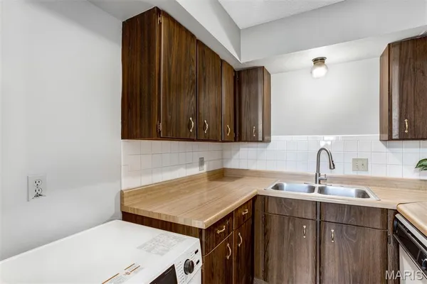 $109,900 | 113 Lemans Court, Unit 113, Lake St. Louis, MO 63367