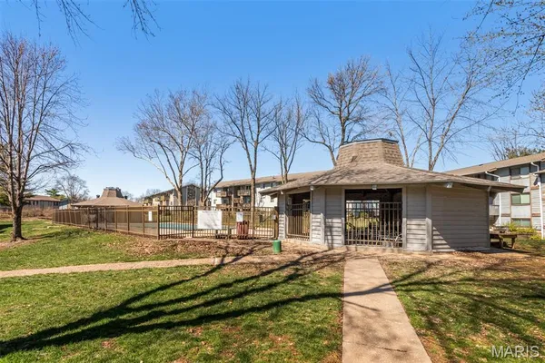 $109,900 | 113 Lemans Court, Unit 113, Lake St. Louis, MO 63367