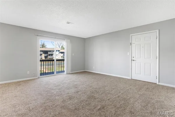 $109,900 | 113 Lemans Court, Unit 113, Lake St. Louis, MO 63367