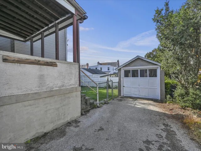 $2,400 | 2814 St Marys Road, Ardmore, PA 19003