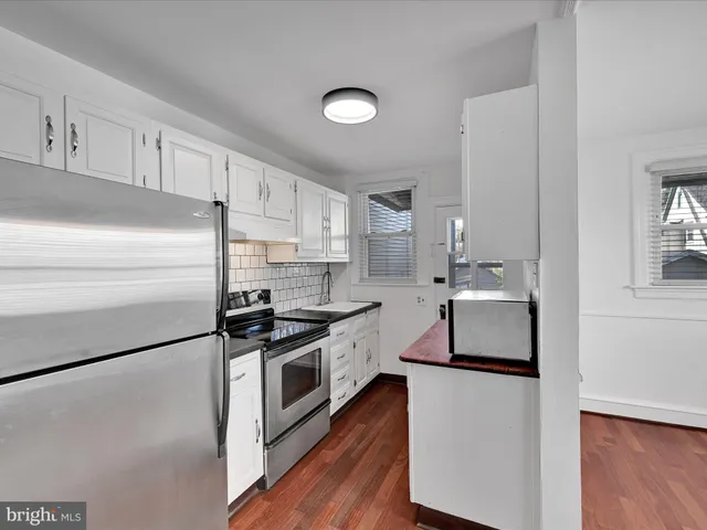 a view of livingroom with window