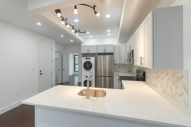 $4,500 | 2001 Fulton Street, Unit 2F | Bedford-Stuyvesant