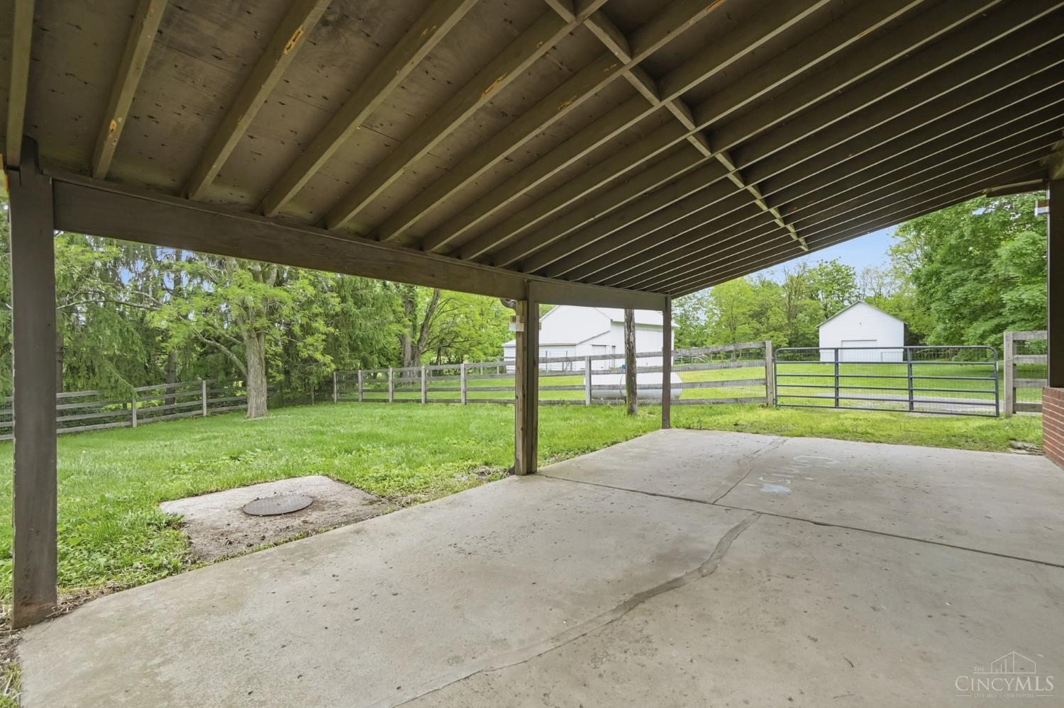5426 Fletcher Chapel Road Springfield, OH 45502 - Photo 22 of 33
