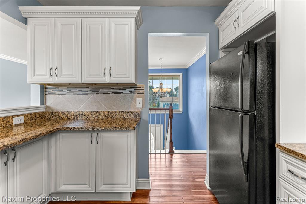 22254 Derby Road Trenton, MI 48183 - Photo 12 of 27 Gallery Image 12