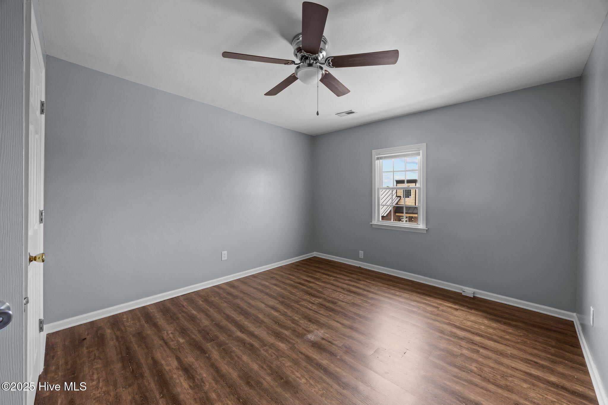 514 3rd Avenue, Unit B New Bern, NC 28560 - Photo 6 of 16 6-web-or-mls-514 3rd Ave B, New Bern, NC