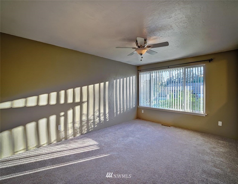 1715 Chilton Road Aberdeen, WA 98520 - Photo 5 of 13 Gallery Image 5