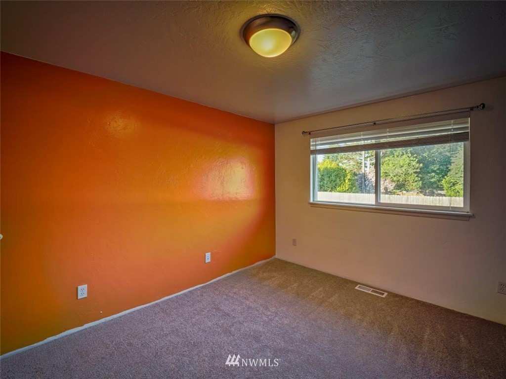 1715 Chilton Road Aberdeen, WA 98520 - Photo 9 of 13 Gallery Image 9