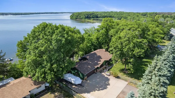 $649,900 | 26762 Lofton Avenue, Chisago City, MN 55013