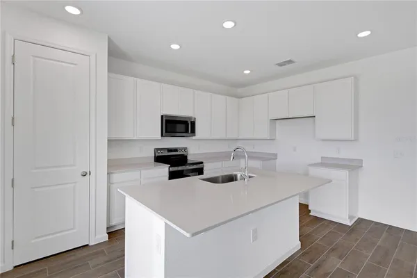 $379,999 | 1022 Wisteria Way, Dundee, FL 33838