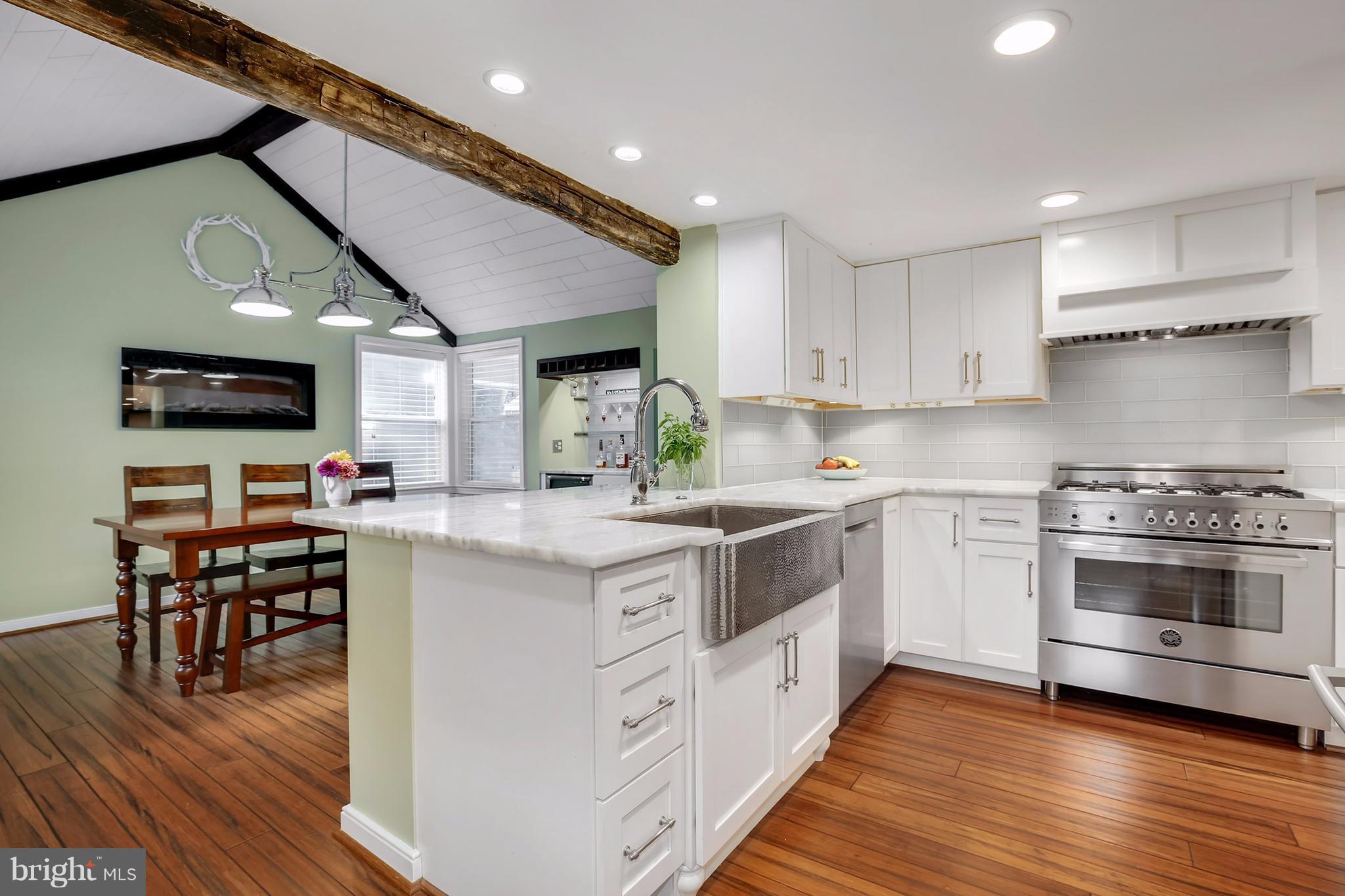 18316 Cattail Road Poolesville, MD 20837 - Photo 2 of 30 Kitchen