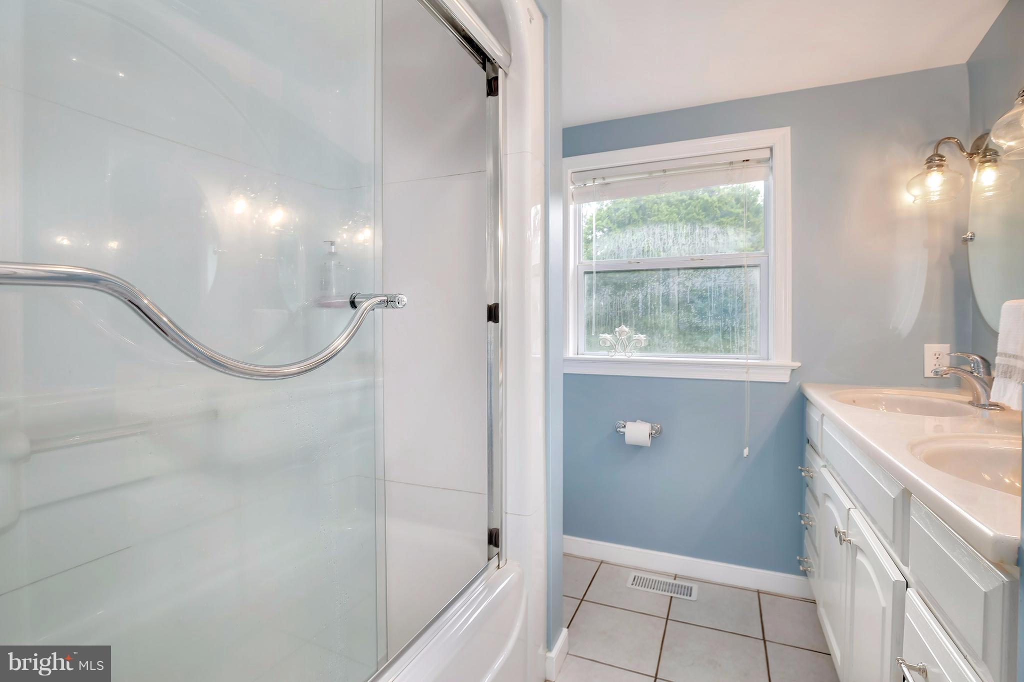 18316 Cattail Road Poolesville, MD 20837 - Photo 16 of 30 Bath