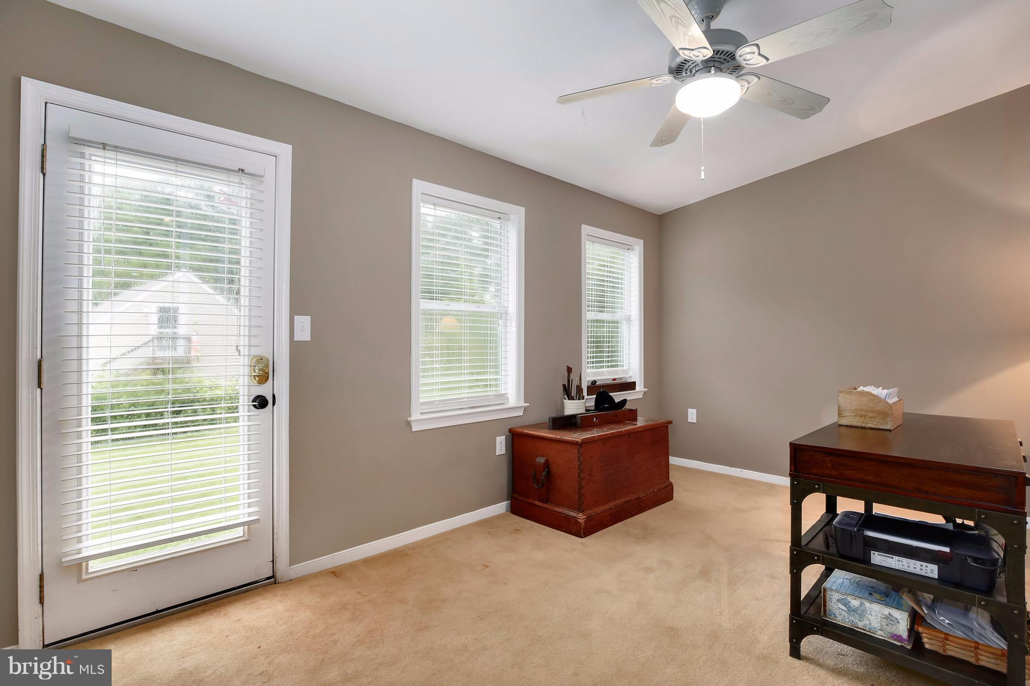 18316 Cattail Road Poolesville, MD 20837 - Photo 19 of 30 Living Room