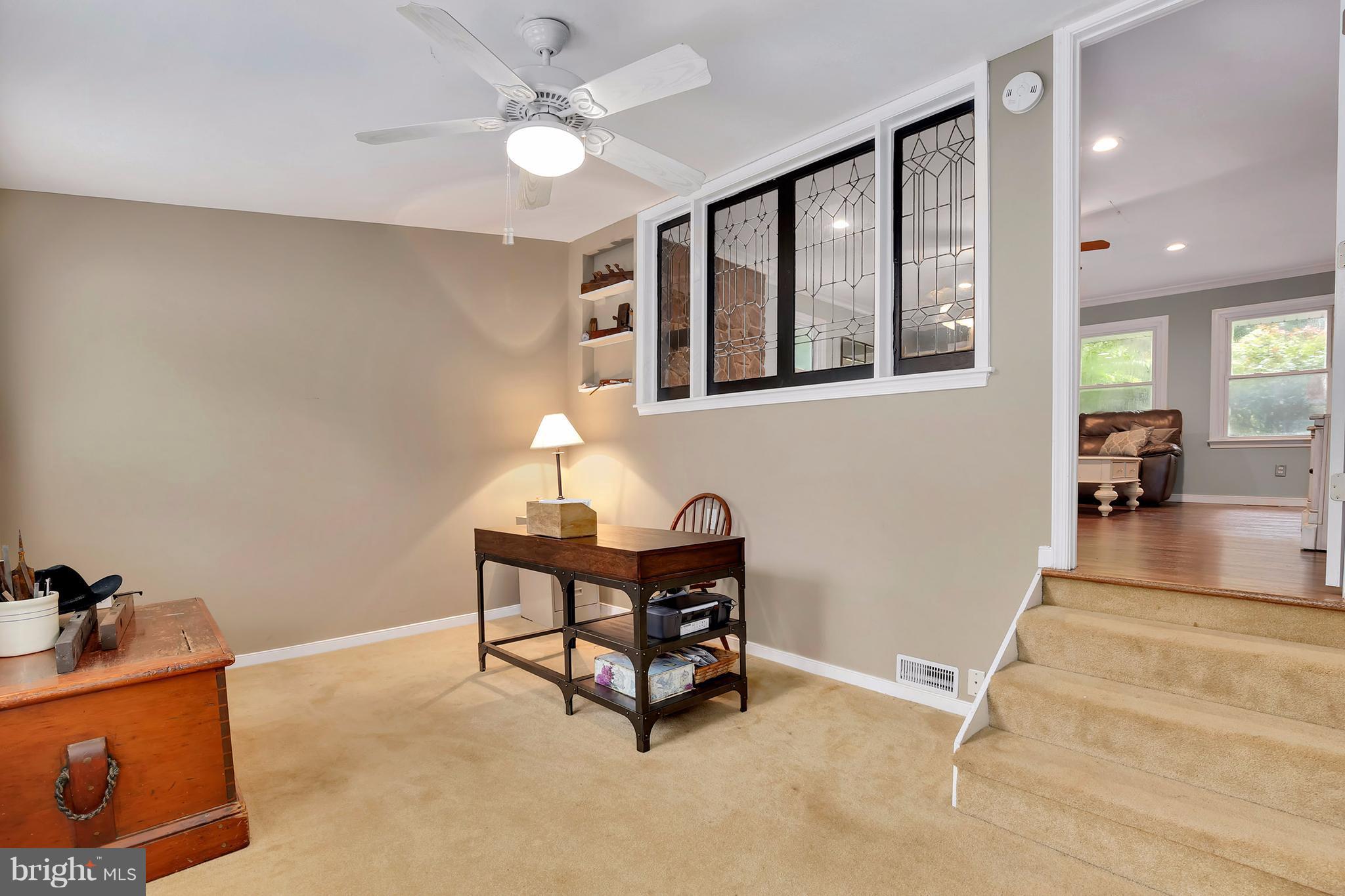 18316 Cattail Road Poolesville, MD 20837 - Photo 20 of 30 Living Room
