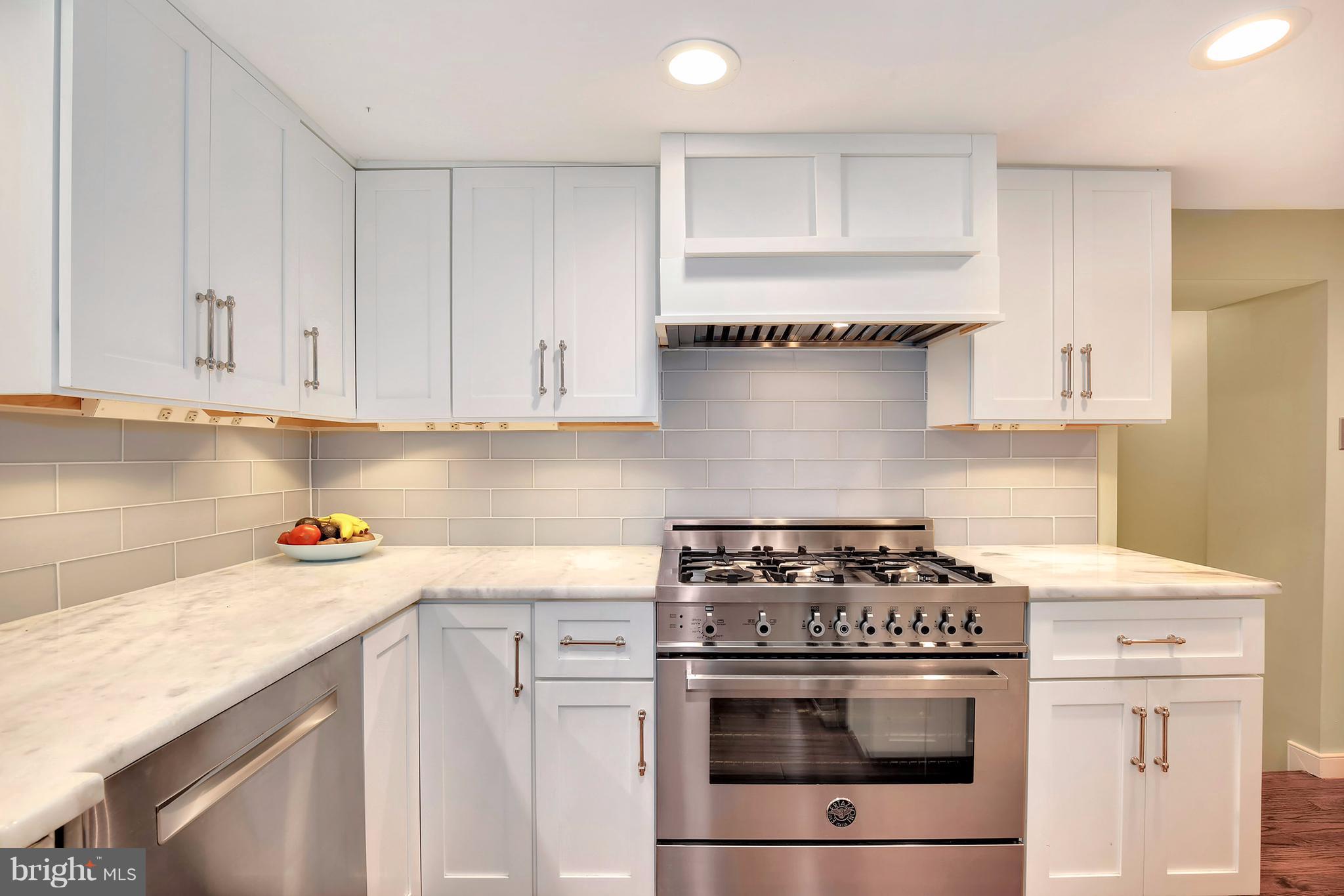 18316 Cattail Road Poolesville, MD 20837 - Photo 6 of 30 Kitchen