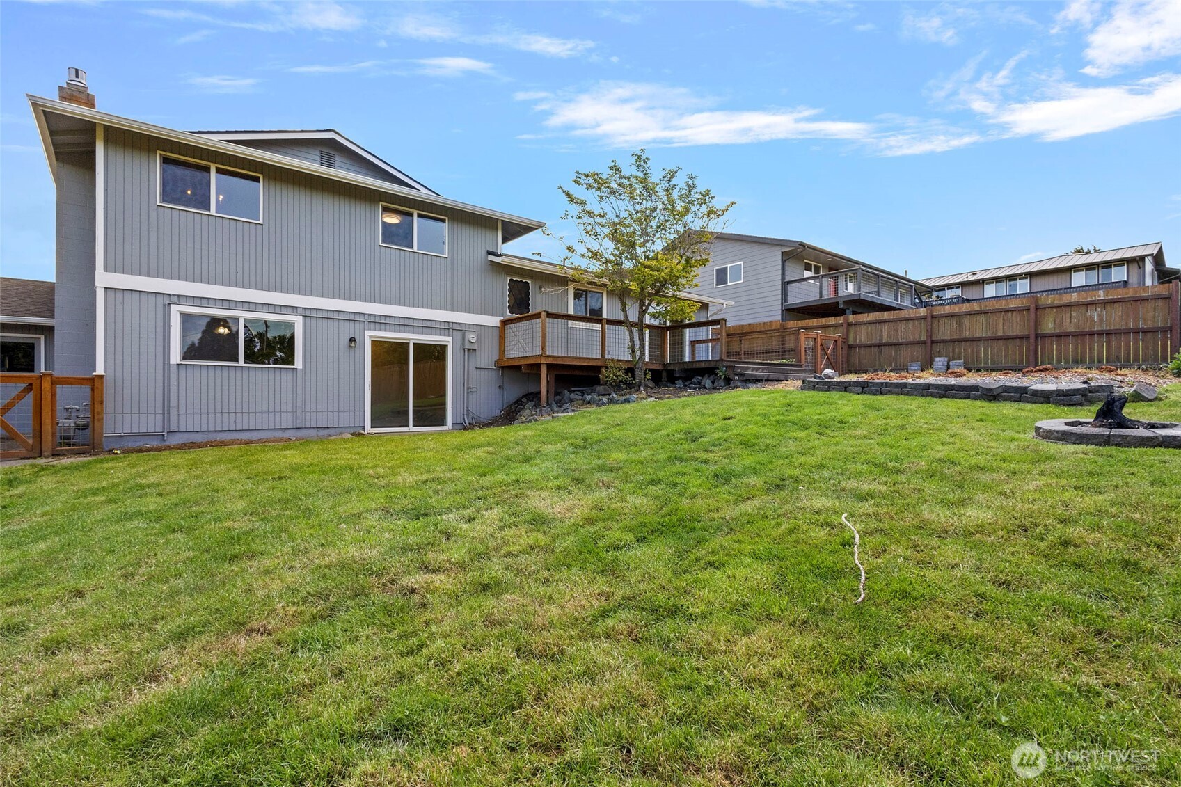 3812 R Avenue Anacortes, WA 98221 - Photo 35 of 36 a house view with a garden space
