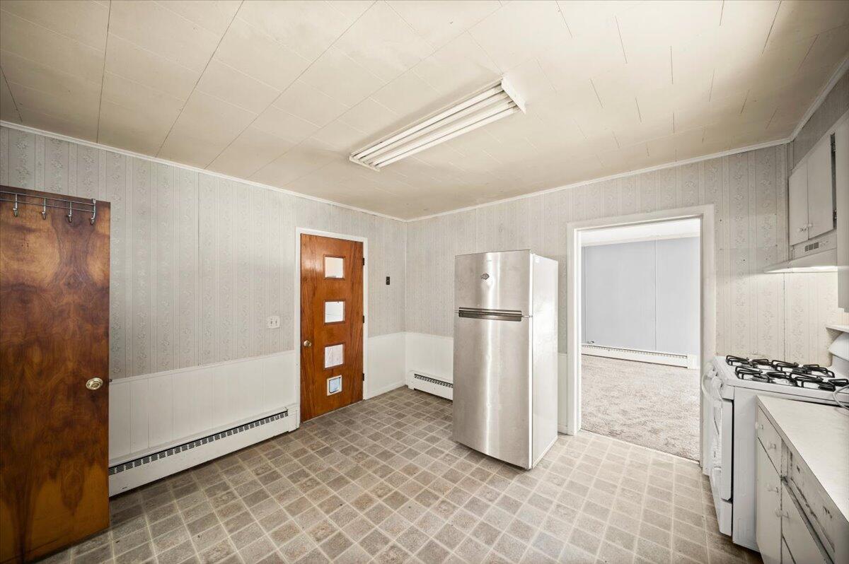 409 Scott Street Scottville, MI 49454 - Photo 6 of 26 06-DSC_6074