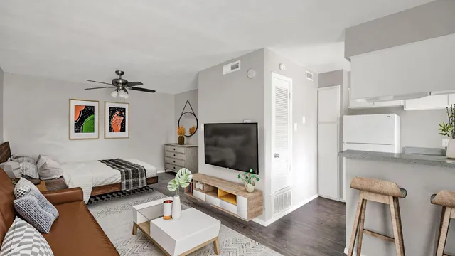 $995 | 4406 Avenue C, Unit 205, Austin, TX 78751