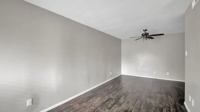 $995 | 4406 Avenue C, Unit 205, Austin, TX 78751