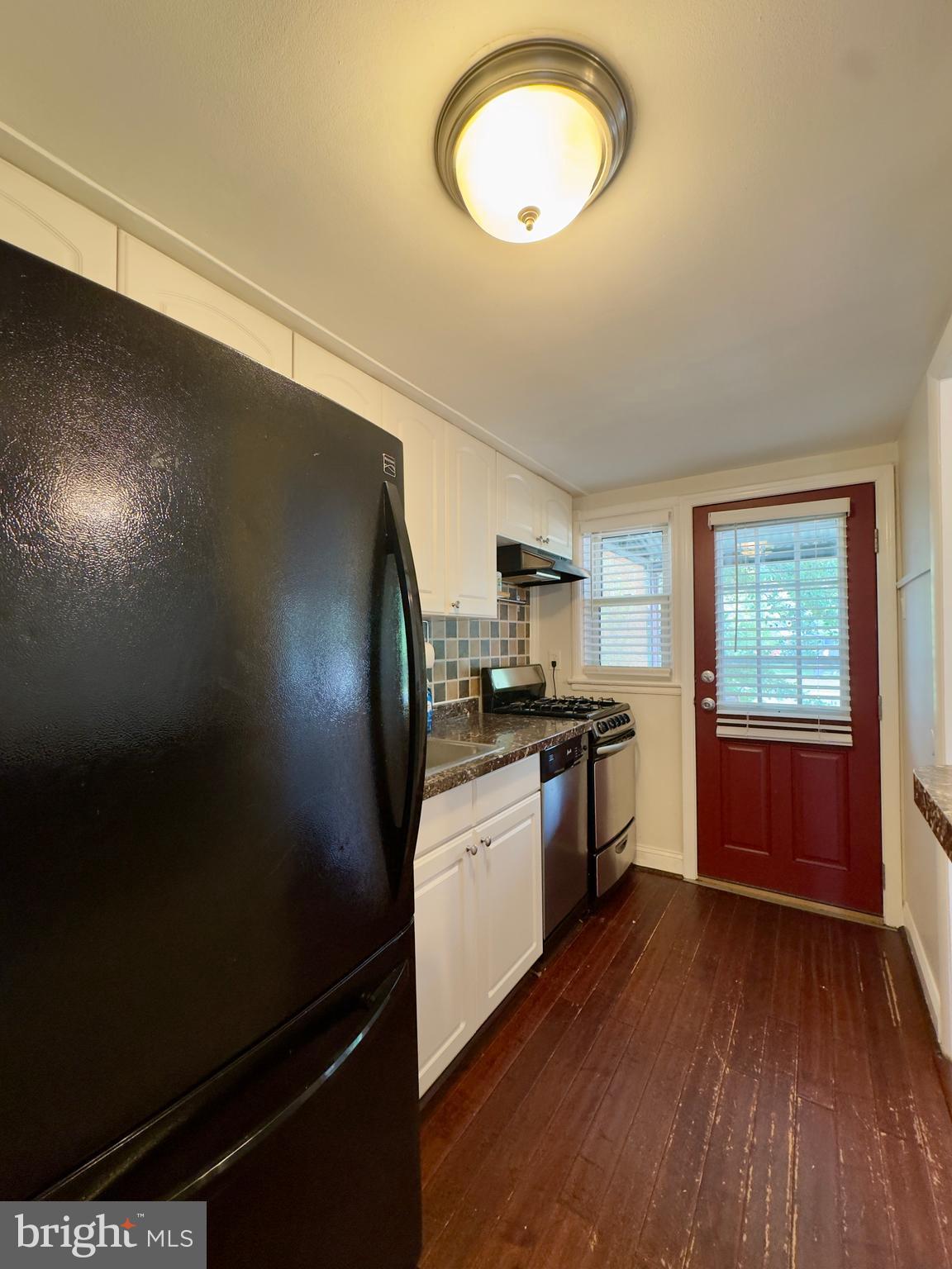 4 Warren Road Baltimore, MD 21221 - Photo 6 of 22