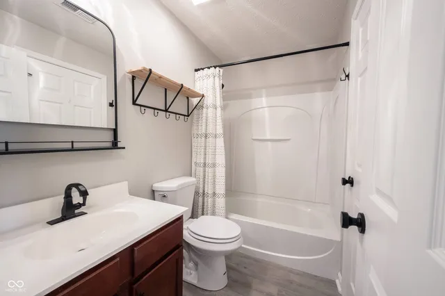 $1,600 | 12215 Pebble Street, Unit 600, Fishers, IN 46038