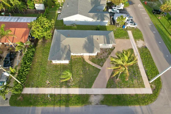 $3,200 | 231 Northeast 16th Avenue, Pompano Beach, FL 33060