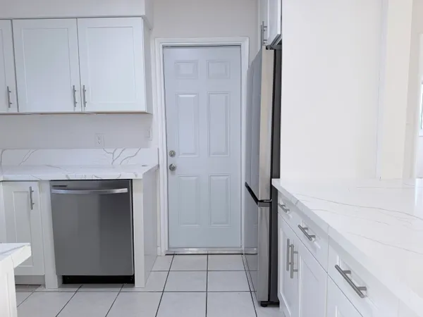 $3,200 | 231 Northeast 16th Avenue, Pompano Beach, FL 33060