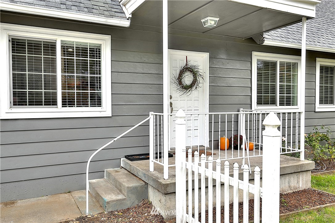 10320 Clark Road Southeast Yelm, WA 98597 - Photo 4 of 28 Gallery Image 4