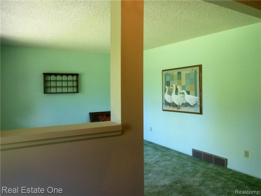 7092 East Holly Road Holly, MI 48442 - Photo 12 of 54 DSCN3161 (2).JPG