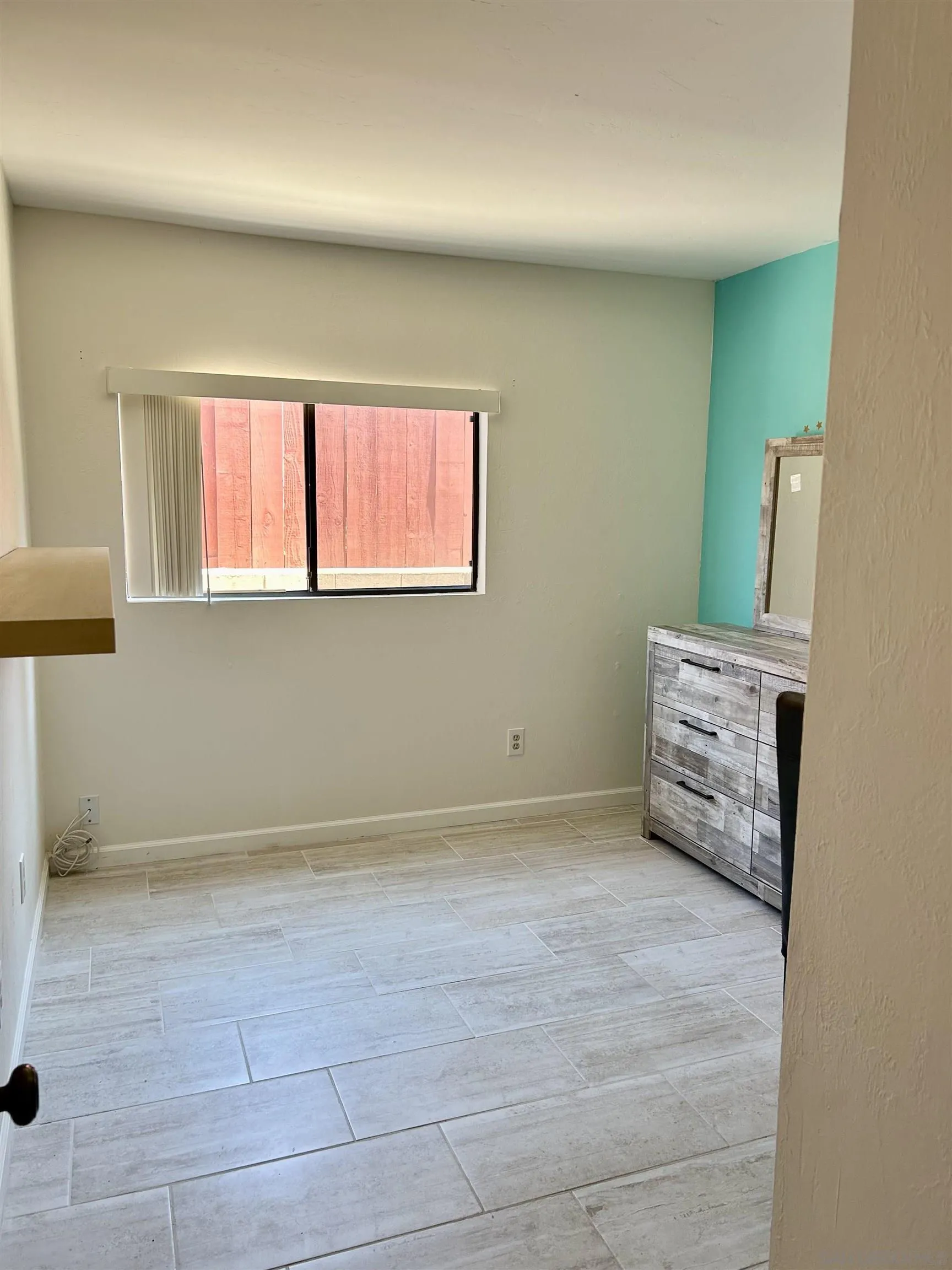 9627 Ramsgate Way Santee, CA 92071 - Photo 10 of 21 an empty room with windows
