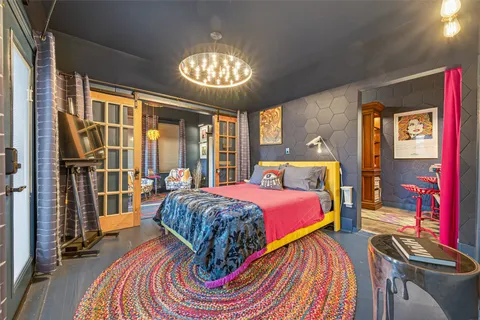 $995,000 | 301 West Clay Street, Houston, TX 77019