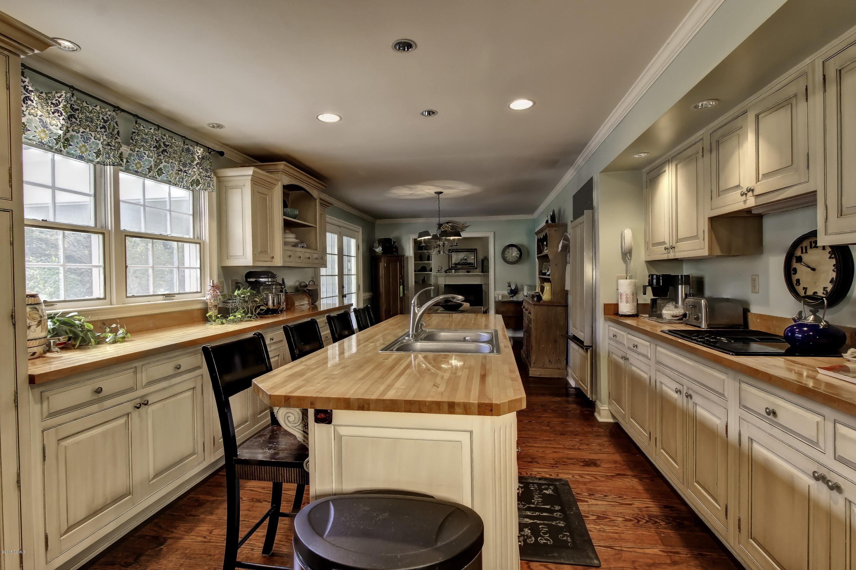113 Ricky Lane Newport, NC 28570 - Photo 19 of 68 Kitchen 5