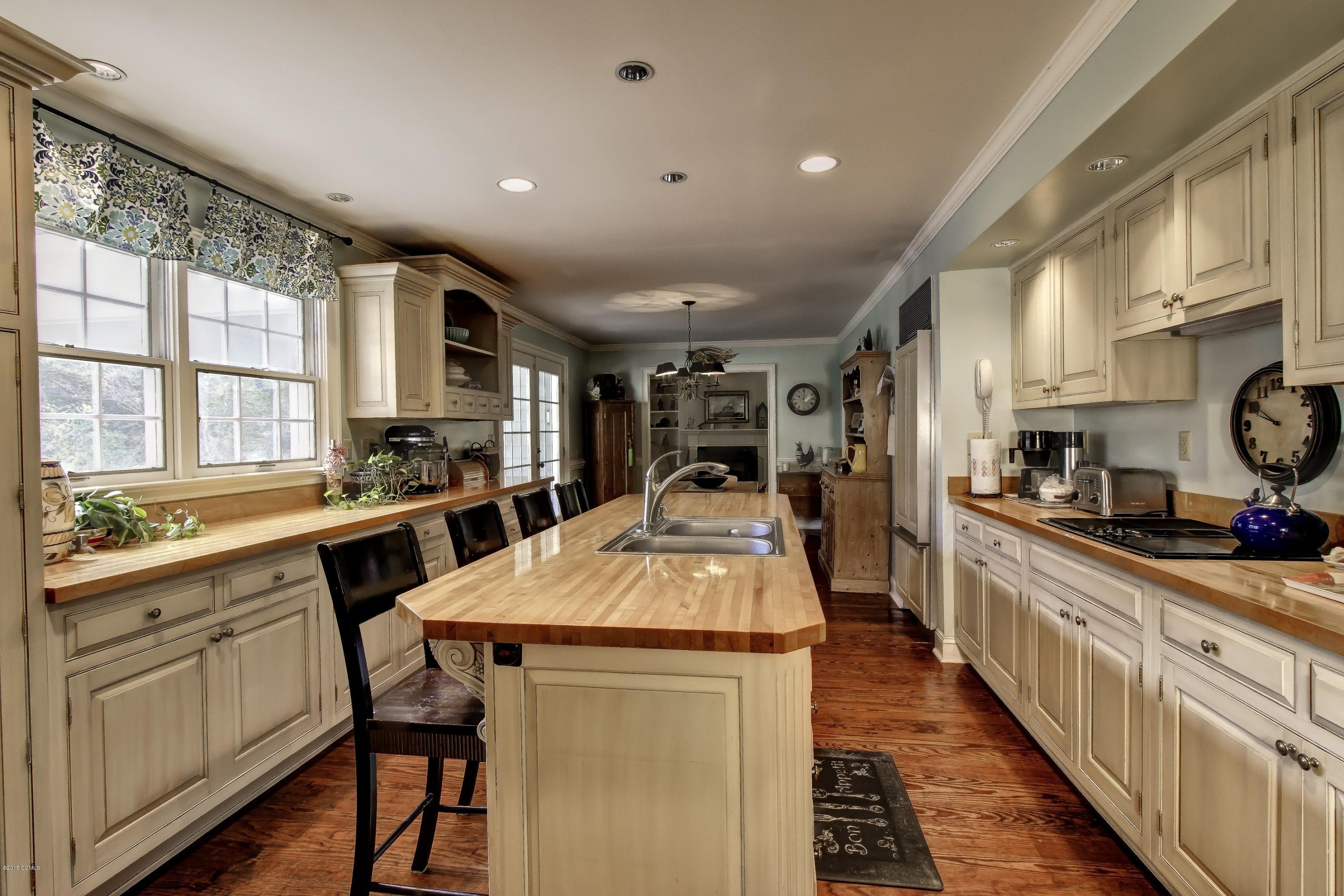 113 Ricky Lane Newport, NC 28570 - Photo 20 of 68 Kitchen 6