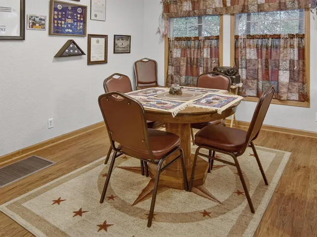 $299,999 | 1170 Darrel Avenue, Glen Rose, TX 76043