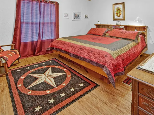 $299,999 | 1170 Darrel Avenue, Glen Rose, TX 76043