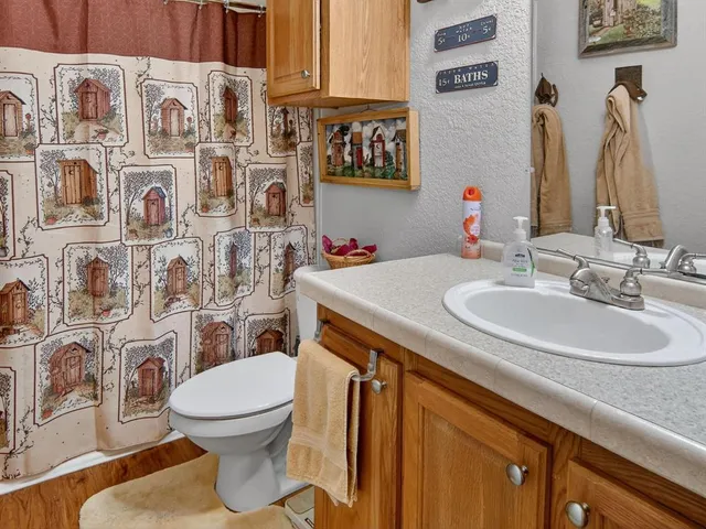 $299,999 | 1170 Darrel Avenue, Glen Rose, TX 76043