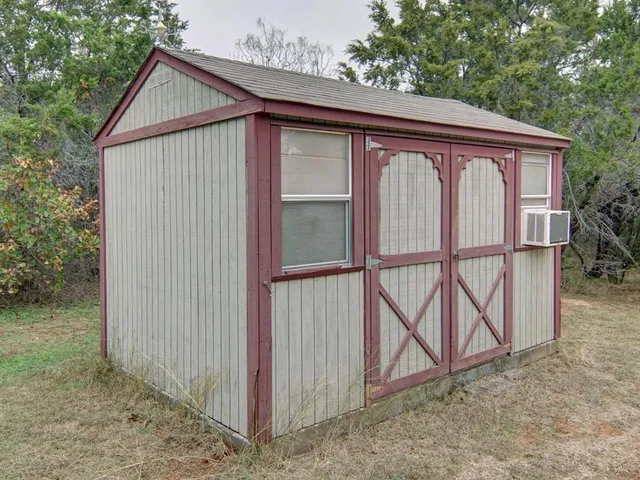 $299,999 | 1170 Darrel Avenue, Glen Rose, TX 76043