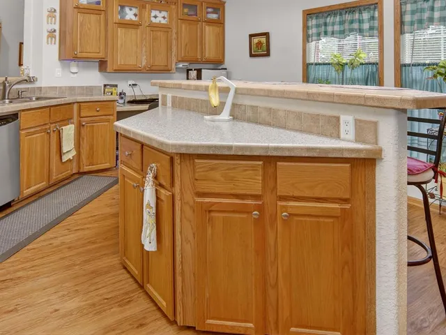 $299,999 | 1170 Darrel Avenue, Glen Rose, TX 76043