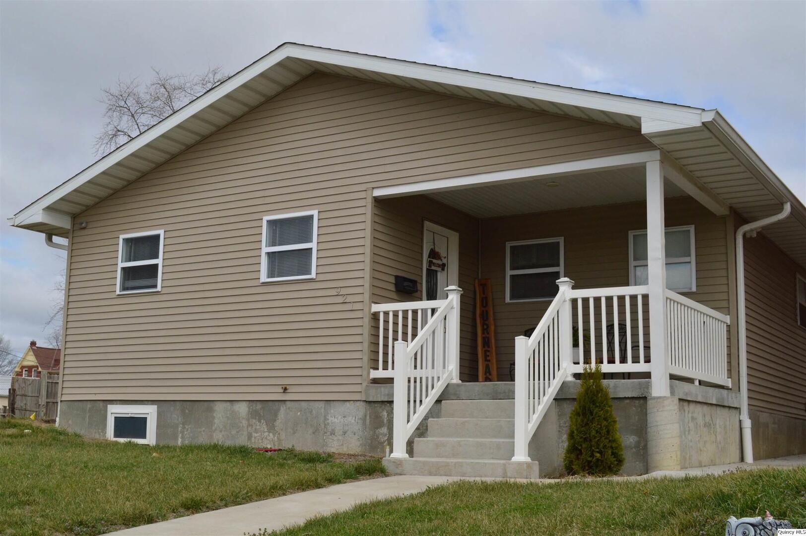 921 Adams Street Quincy, IL 62301 - Photo 1 of 18