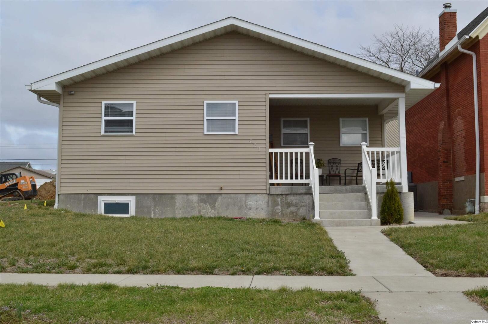 921 Adams Street Quincy, IL 62301 - Photo 2 of 18