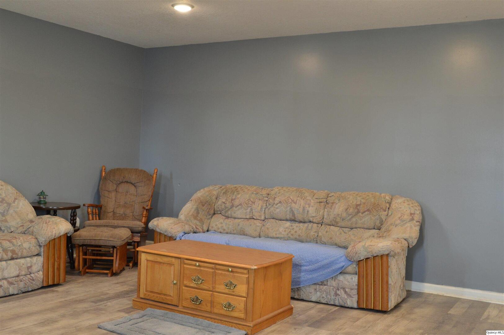 921 Adams Street Quincy, IL 62301 - Photo 5 of 18