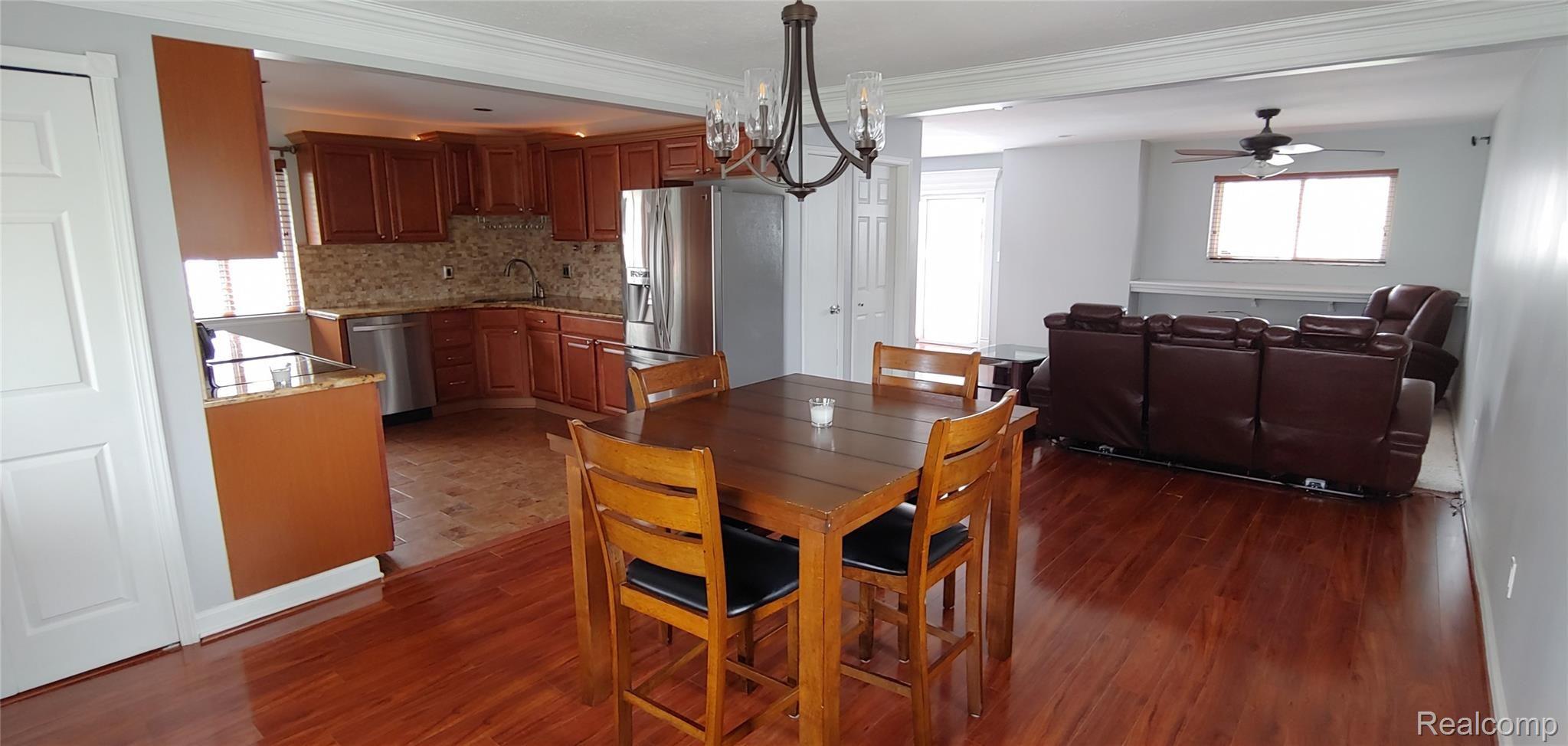 17528 Reed Street Melvindale, MI 48122 - Photo 7 of 30 dining room.jpg
