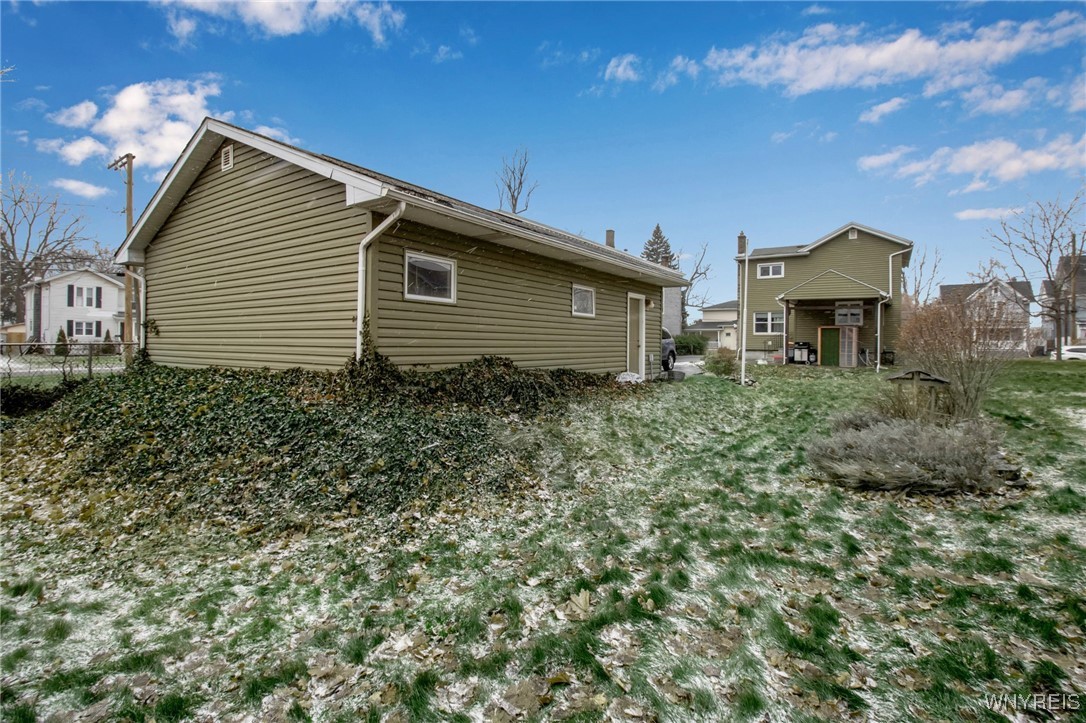 44 Erie Street Lockport City, NY 14094 - Photo 8 of 36