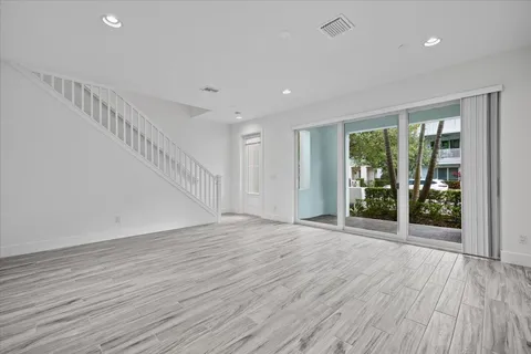 $905,000 | 5210 Beckman Terrace, Palm Beach Gardens, FL 33418